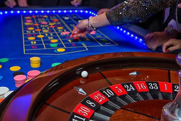 Live roulette wheel and table at to4d studio